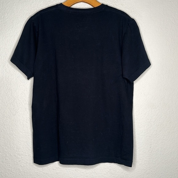 Uniqlo X Kaws X Peanuts Snoopy Patch Black Pocket Short Sleeve Tee Shirt Small - Picture 8 of 8